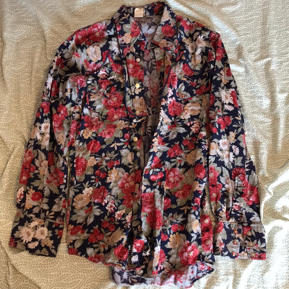 Button Up Longsleeve Shirt